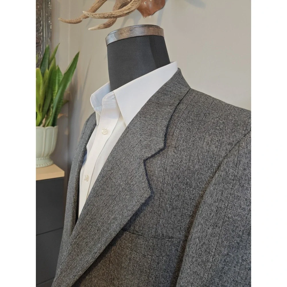 Albert Nipon Mens Wool Sports Coat 42R Gray Stripe USA Vintage 2 Button Blazer